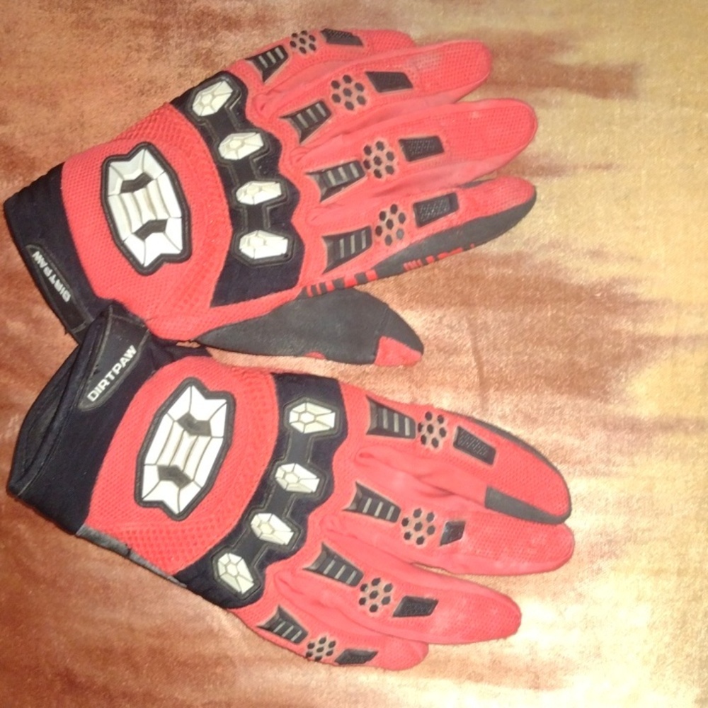 Seibertron gloves dirt paw